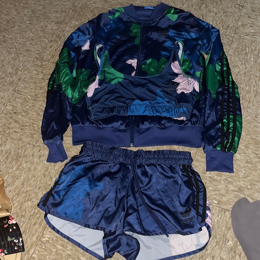 ADIDAS TRACK SUIT